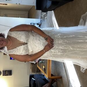 Elegant White Lace Wedding Dress